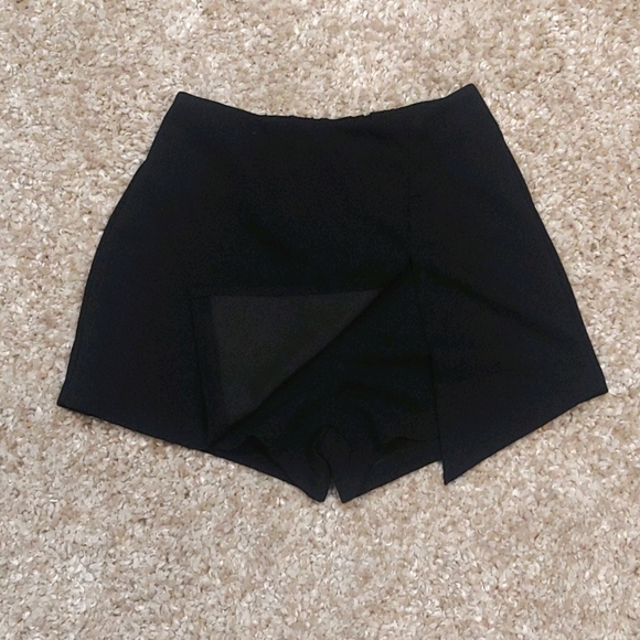 Skort - Picture 2 of 3